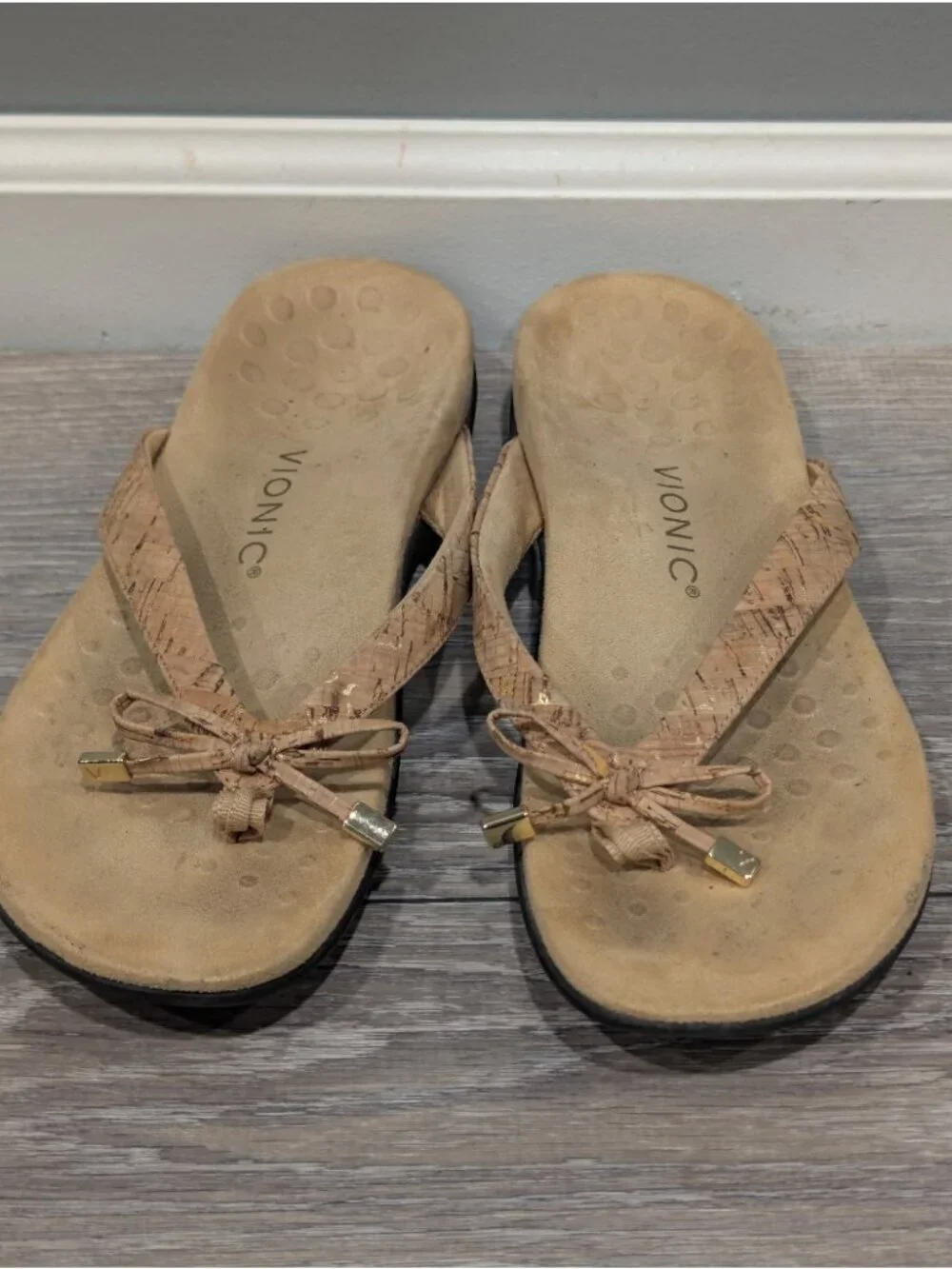 Vionic Bella II Gold Cork Toe-Post Flip Flop Sandals Womens 8.5 Orthotic Comfort
